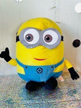 NWOT Despicable Me 2 Stuart the Minion Jumbo Plush Toy 18 inches Teddy Overalls